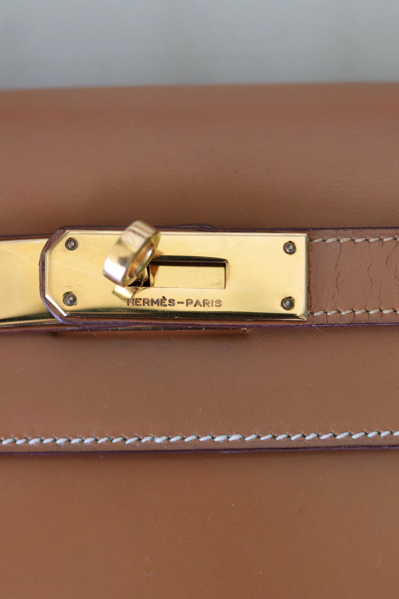 HERMES Kelly 28 SELLIER Chamonix Calf Leather Natural Gold Hardware Vintage OI Engraved